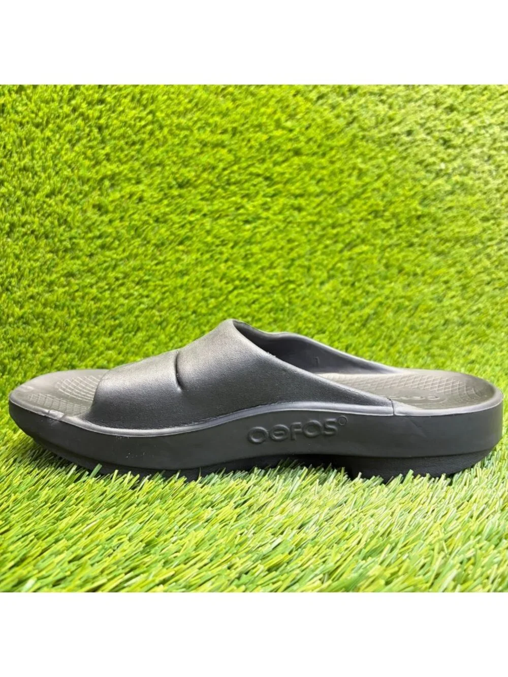 OOFOS OOahh Mens Size 8 All Black Beach Casual Outdoor Recovery Slide Sandals
